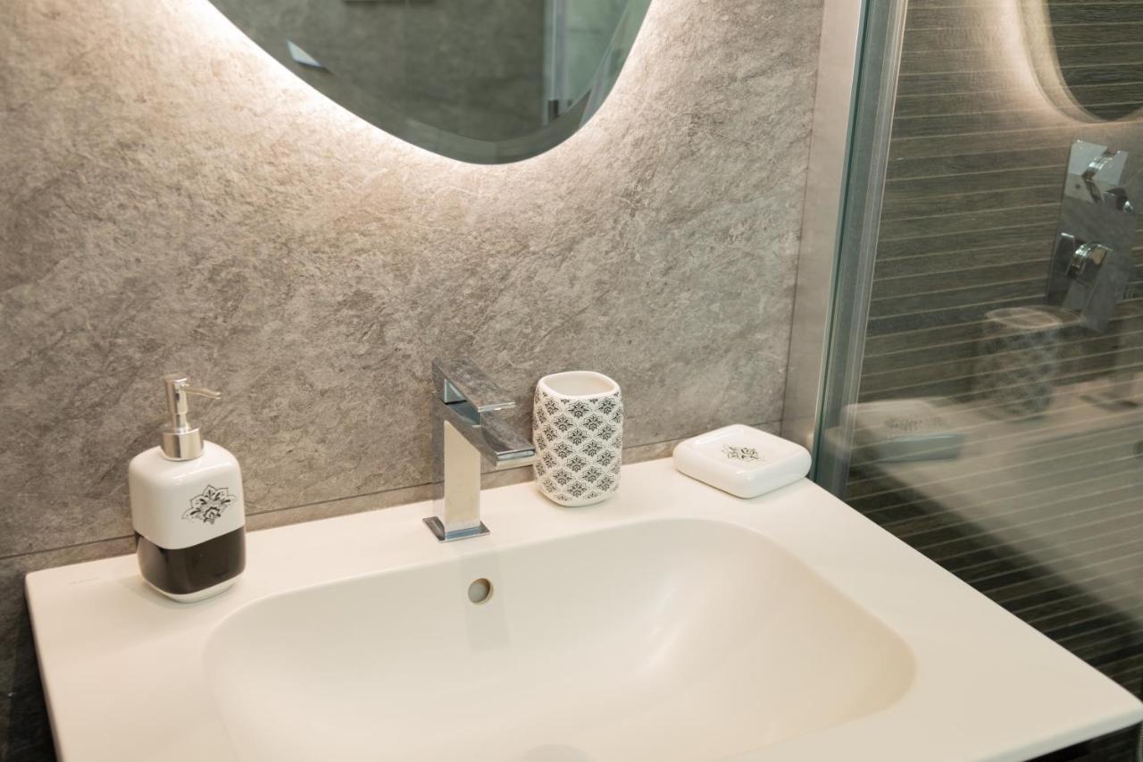 Eutuxia Apartment Taranto Luaran gambar